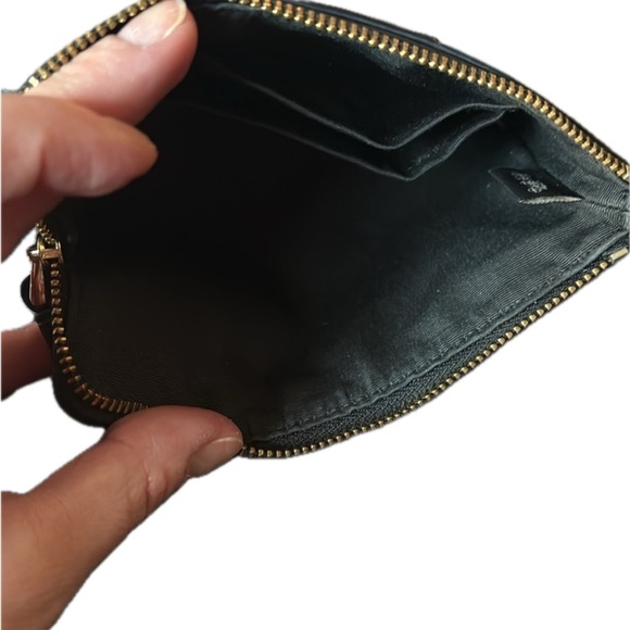 EUC Coach wristlet - Picture 3 of 3